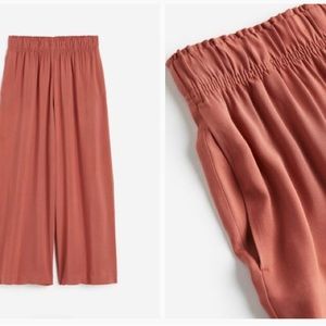 NWT H&M Cropped Stretch Waistband Pants